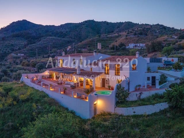 6 soveværelse Finca/Landehus til salg i Almuñécar med swimmingpool garage - € 700.000 (Ref: 8900626)