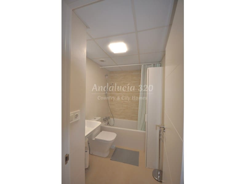 2 camera da letto Appartamento da affittare in Malaga citta con piscina garage - 2.000 € (Rif: 9285555)