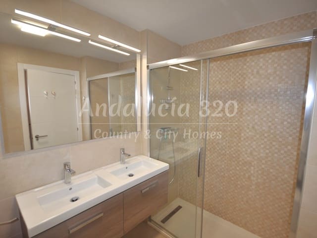 2 bedroom Apartment for rent in Málaga city with pool garage - € 2,000 (Ref: 9285555)