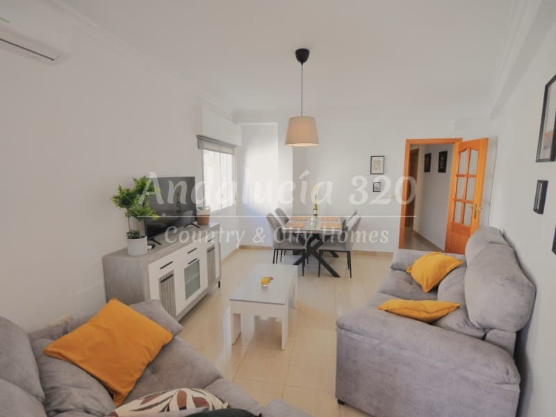 3 bedroom Apartment for rent in Rincon de la Victoria - € 1,000 (Ref: 9390965)