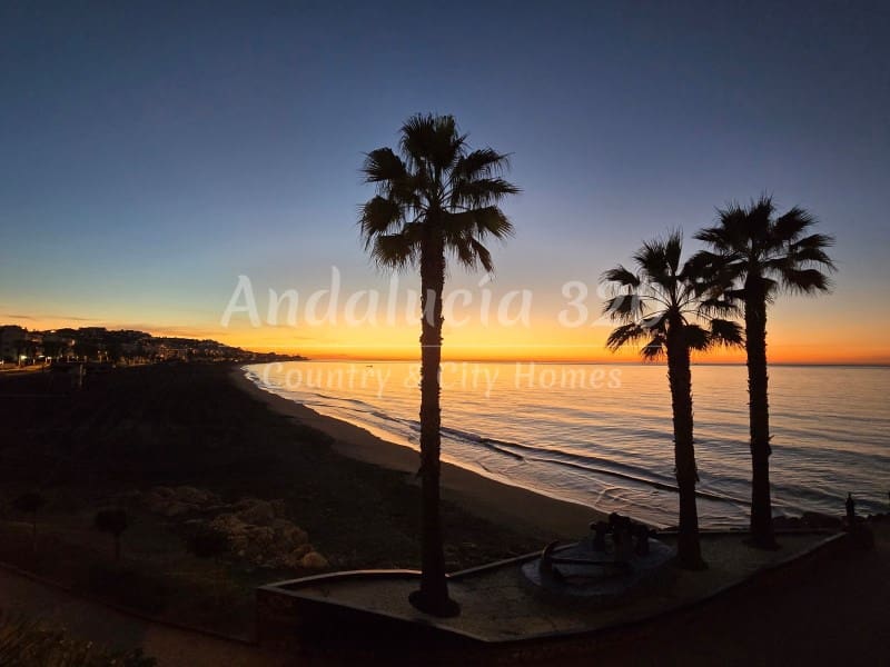 3 bedroom Apartment for rent in Rincon de la Victoria - € 1,000 (Ref: 9390965)