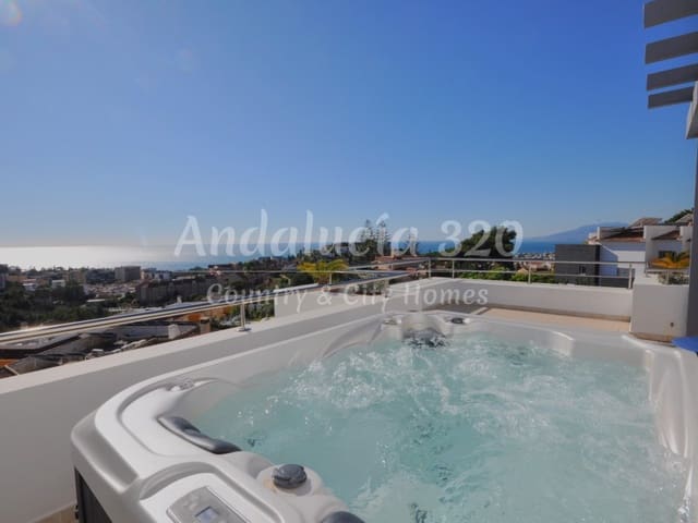 6 soverom Villa til salgs i Málaga by med svømmebasseng garasje - € 1 745 000 (Ref: 9423899)