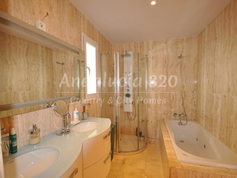 6 chambre Villa/Maison à vendre à Malaga ville avec piscine garage - 1 745 000 € (Ref: 9423899)