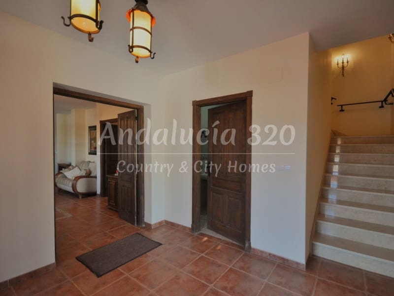 9 bedroom Finca/Country House for sale in Montefrio with pool garage - € 295,000 (Ref: 9489688)