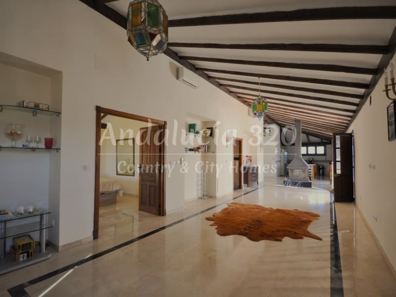 9 bedroom Finca/Country House for sale in Montefrio with pool garage - € 295,000 (Ref: 9489688)