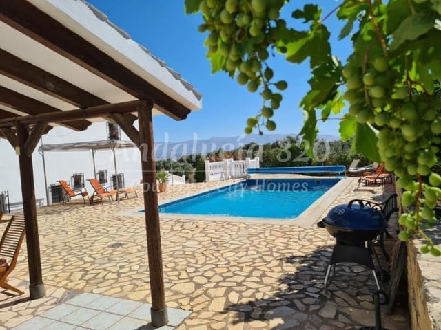 9 slaapkamer Finca/Landhuis te koop in Montefrío met zwembad garage - € 295.000 (Ref: 9489688)