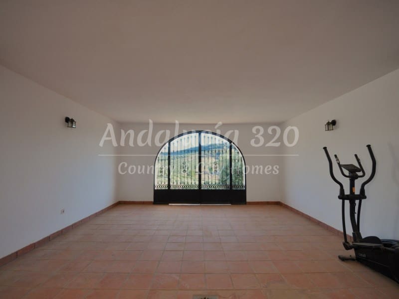 9 bedroom Finca/Country House for sale in Montefrio with pool garage - € 295,000 (Ref: 9489688)