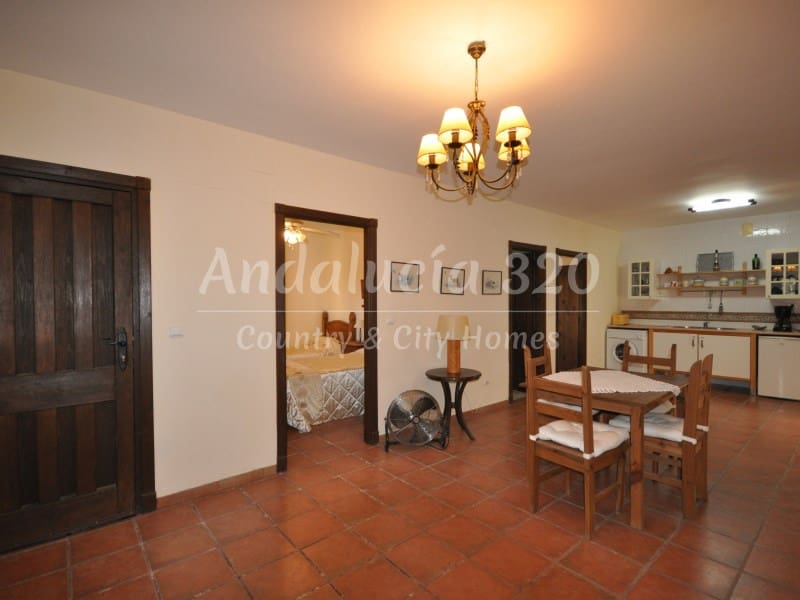 9 bedroom Finca/Country House for sale in Montefrio with pool garage - € 295,000 (Ref: 9489688)