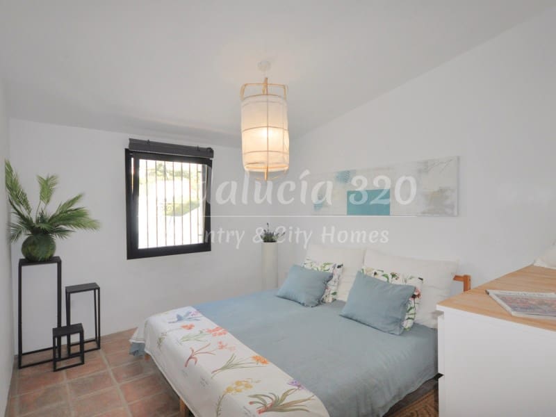 6 soveværelse Finca/Landehus til salg i Almunecar med swimmingpool garage - € 795.000 (Ref: 9602640)