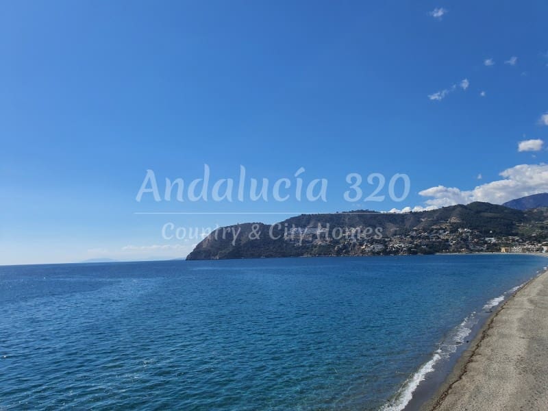 6 soveværelse Finca/Landehus til salg i Almunecar med swimmingpool garage - € 795.000 (Ref: 9602640)