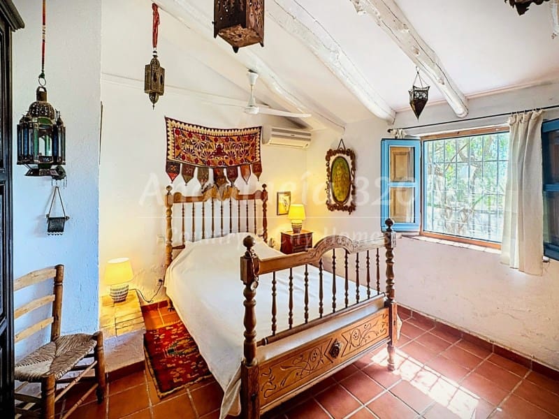 Finca/Casa Rural de 6 habitaciones en Riogordo en venta con piscina - 1.200.000 € (Ref: 9721557)