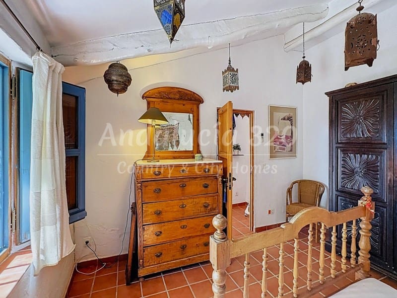 Finca/Casa Rural de 6 habitaciones en Riogordo en venta con piscina - 1.200.000 € (Ref: 9721557)