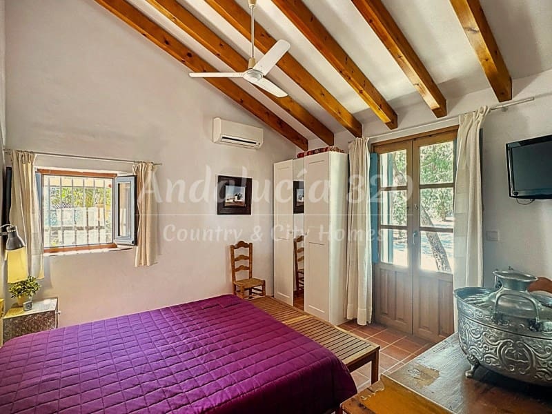 Finca/Casa Rural de 6 habitaciones en Riogordo en venta con piscina - 1.200.000 € (Ref: 9721557)