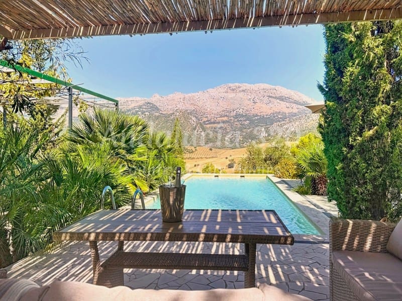 Finca/Casa Rural de 6 habitaciones en Riogordo en venta con piscina - 1.200.000 € (Ref: 9721557)