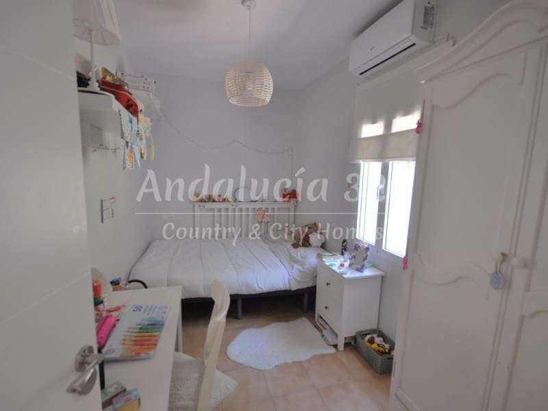 4 Zimmer Villa zu vermieten in Rincon de la Victoria mit Pool Garage - 1.900 € (Ref: 9755561)