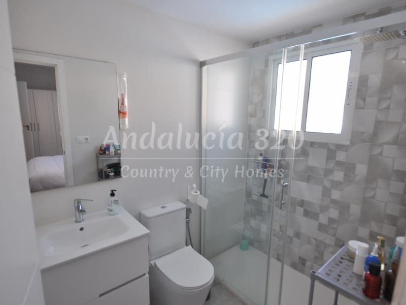 4 Zimmer Villa zu vermieten in Rincon de la Victoria mit Pool Garage - 1.900 € (Ref: 9755561)