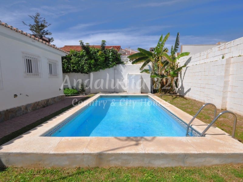 4 Zimmer Villa zu vermieten in Rincon de la Victoria mit Pool Garage - 1.900 € (Ref: 9755561)