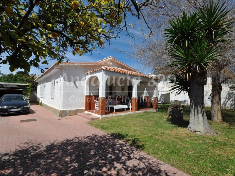 4 Zimmer Villa zu vermieten in Rincon de la Victoria mit Pool Garage - 1.900 € (Ref: 9755561)