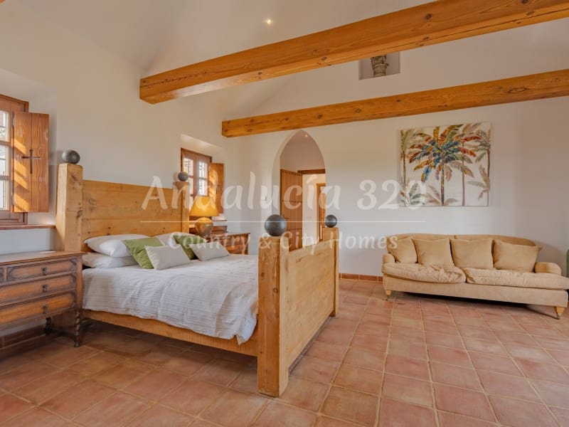 6 bedroom Finca/Country House for sale in Antequera with pool - € 1,180,000 (Ref: 9826602)