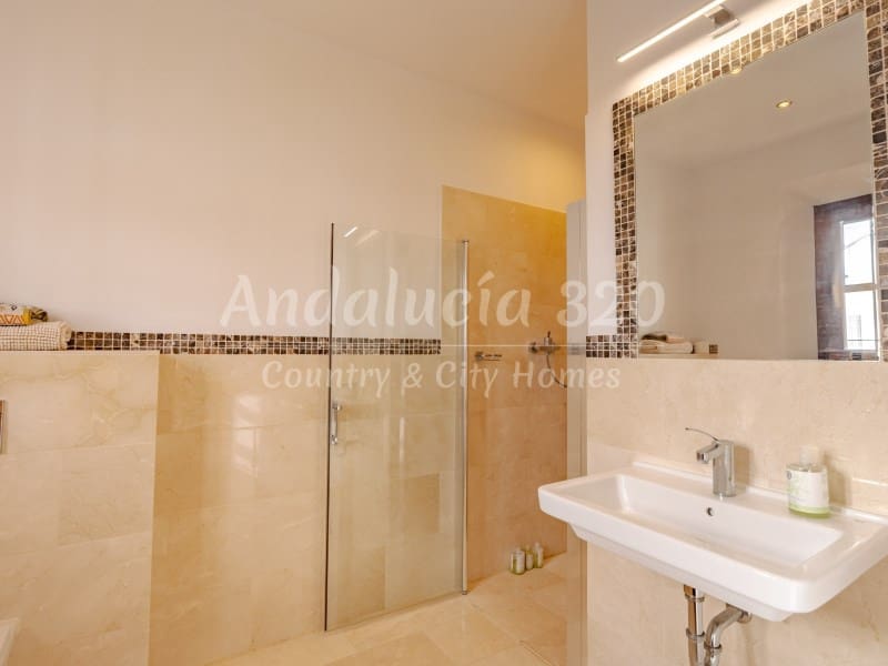 6 bedroom Finca/Country House for sale in Antequera with pool - € 1,180,000 (Ref: 9826602)