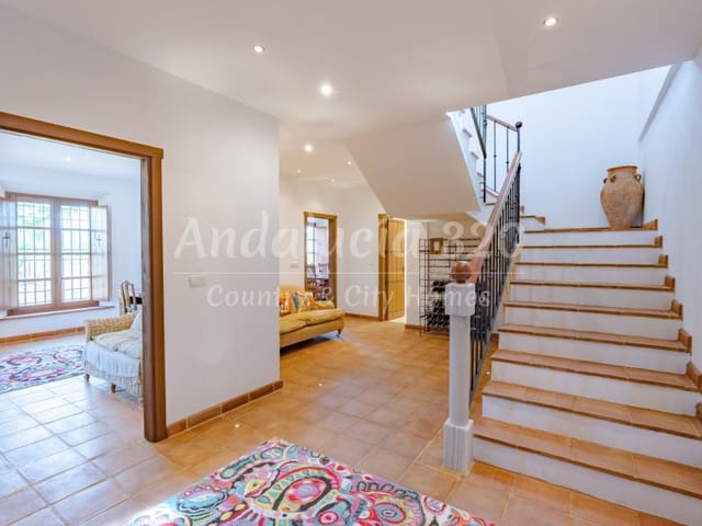 6 quarto Quinta/Casa Rural para venda em Antequera com piscina - 1 180 000 € (Ref: 9826602)