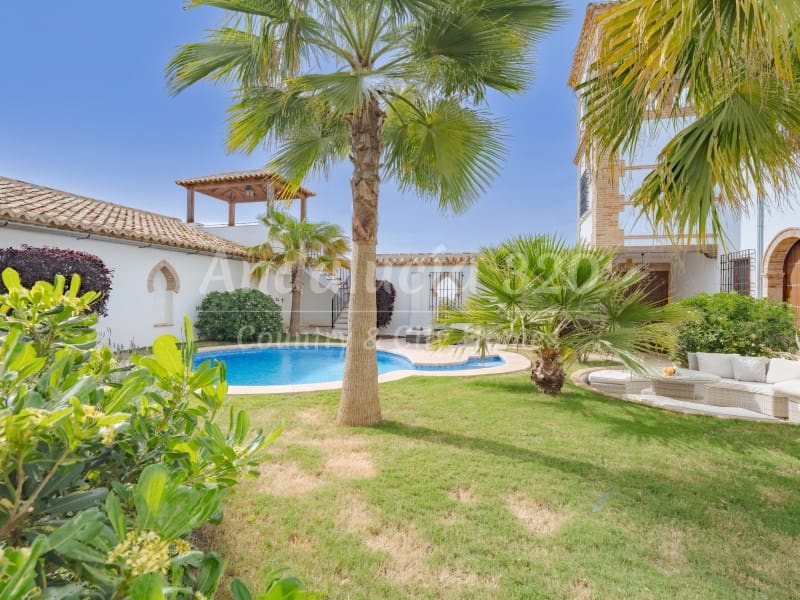 6 bedroom Finca/Country House for sale in Antequera with pool - € 1,180,000 (Ref: 9826602)