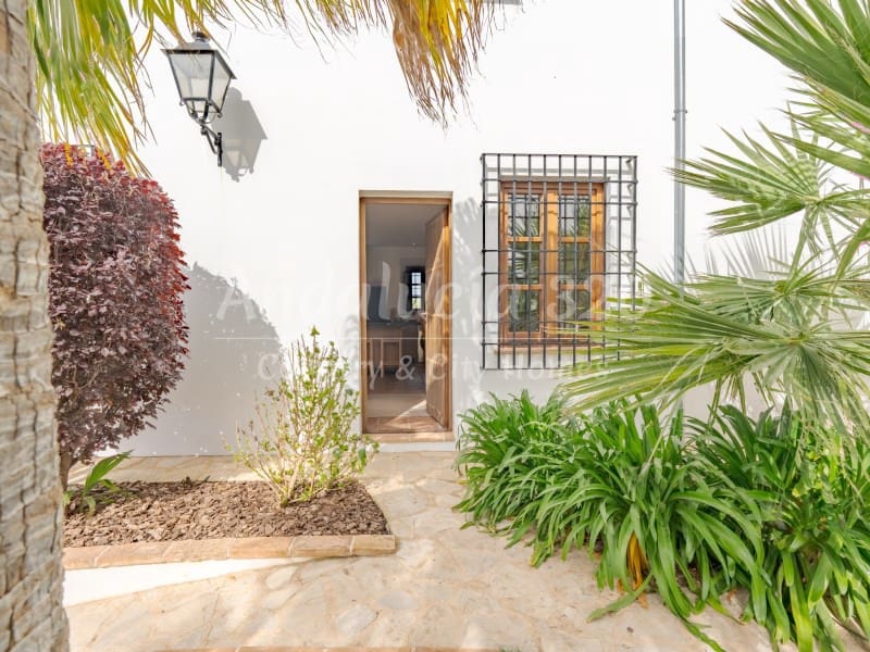 6 bedroom Finca/Country House for sale in Antequera with pool - € 1,180,000 (Ref: 9826602)