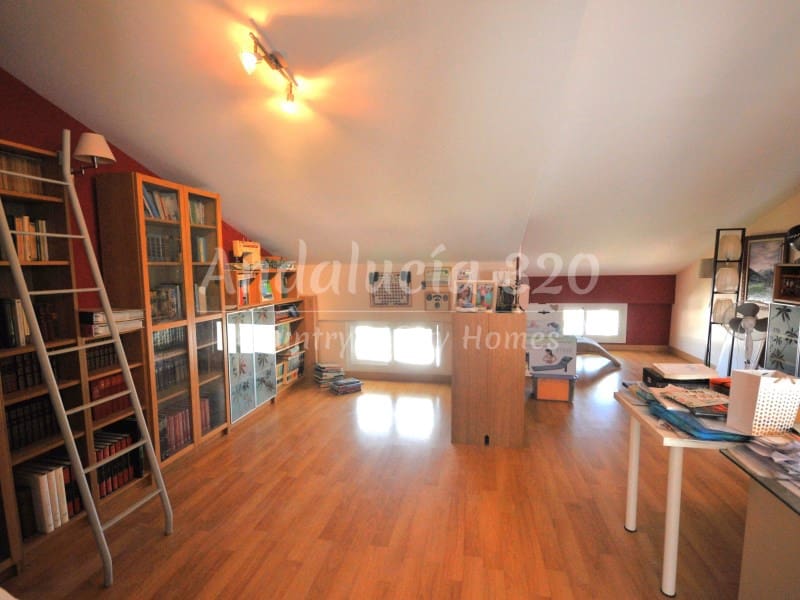 4 camera da letto Villa da affittare in Rincon de la Victoria con piscina garage - 1.850 € (Rif: 9912809)