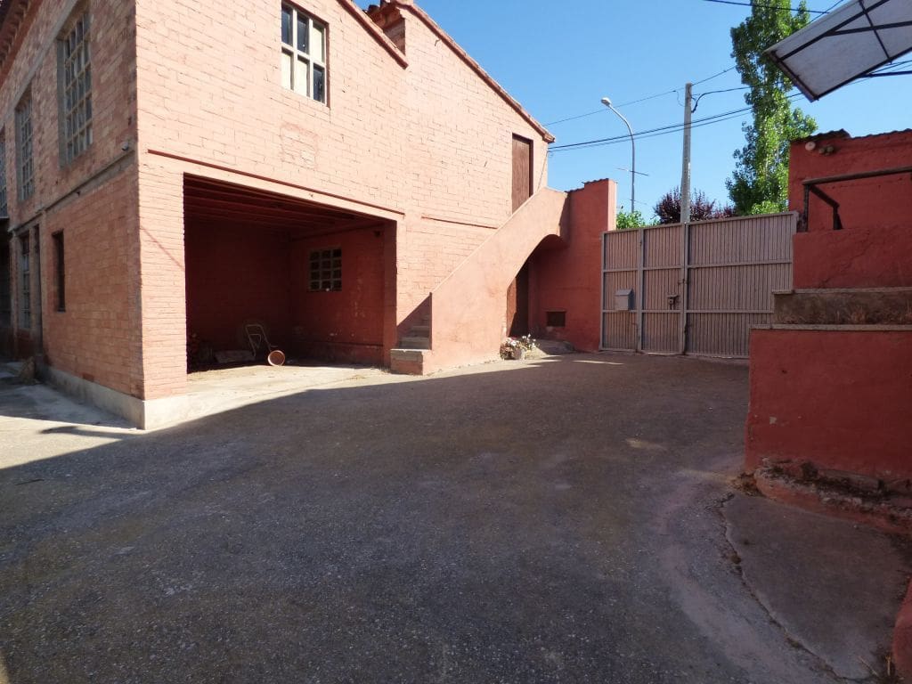 Kommersiell til salgs i Santpedor - € 900 000 (Ref: 9552700)