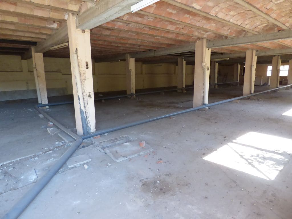 Kommersiell til salgs i Santpedor - € 900 000 (Ref: 9552700)