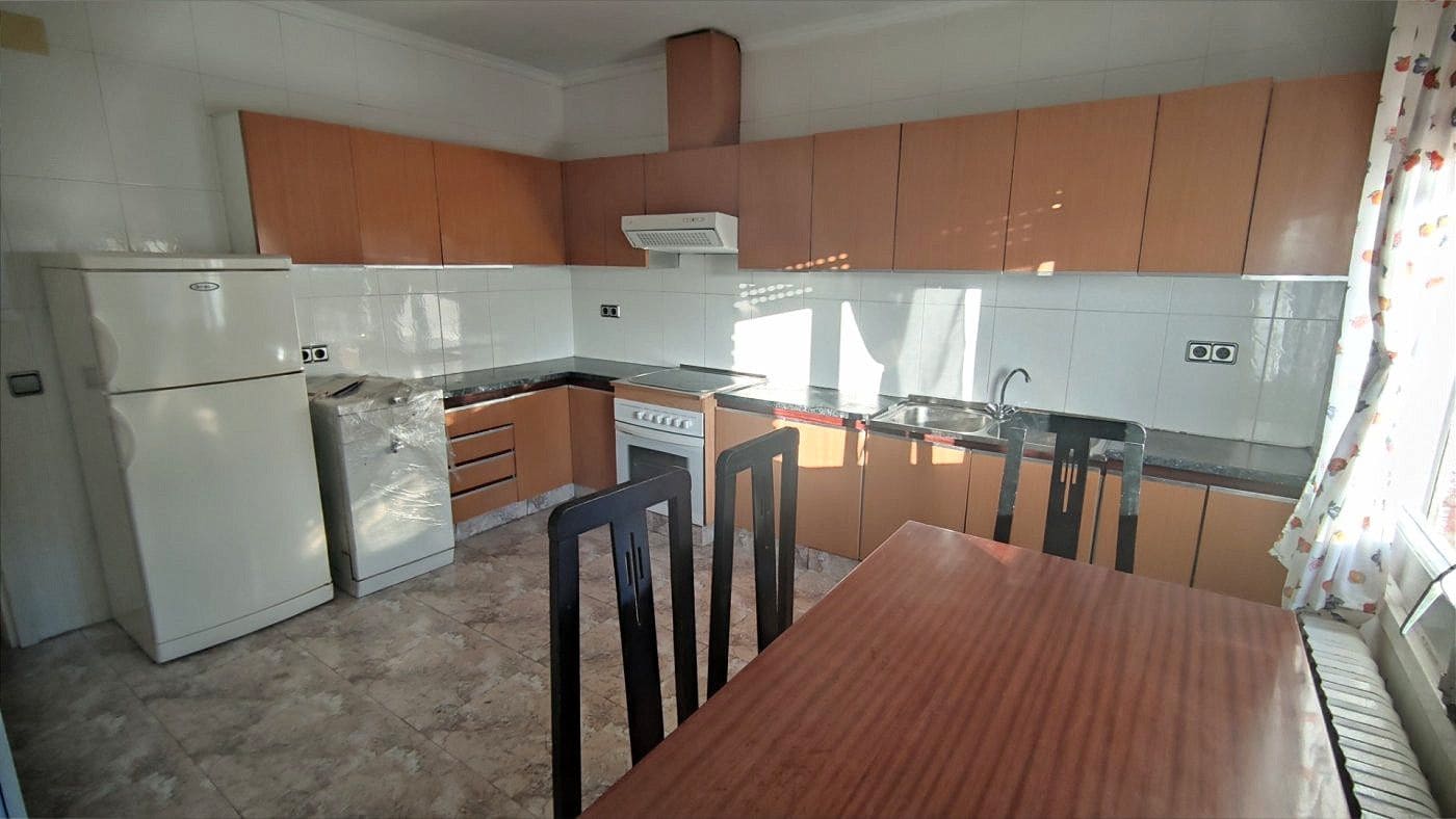 4 slaapkamer Flat te koop in Manresa met garage - € 136.000 (Ref: 9552703)