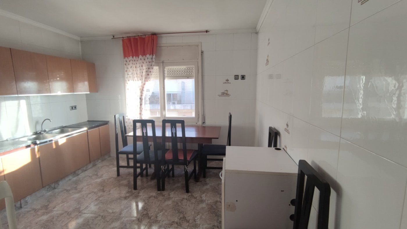 4 slaapkamer Flat te koop in Manresa met garage - € 136.000 (Ref: 9552703)