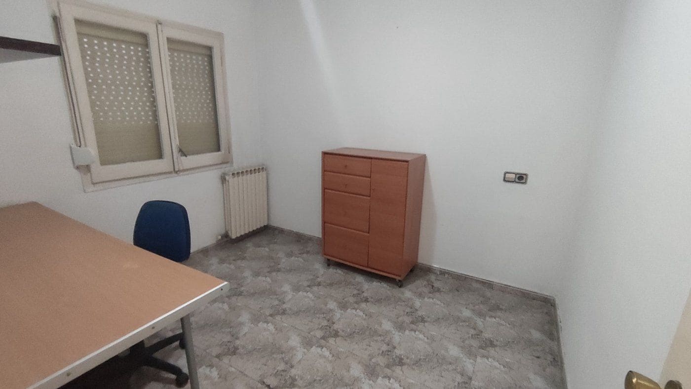 4 slaapkamer Flat te koop in Manresa met garage - € 136.000 (Ref: 9552703)