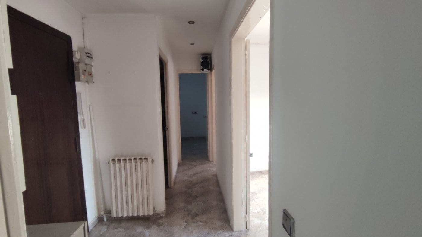 4 slaapkamer Flat te koop in Manresa met garage - € 136.000 (Ref: 9552703)