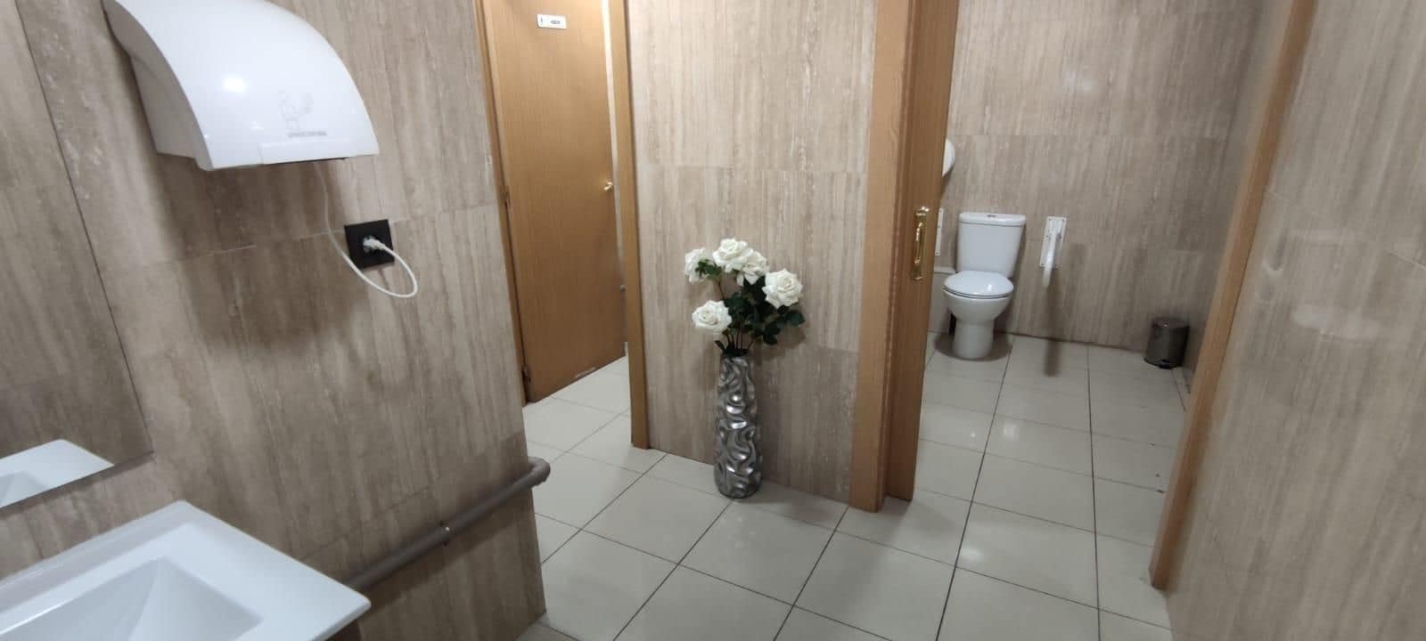 Local Commercial à vendre à Manresa - 230 000 € (Ref: 9552704)