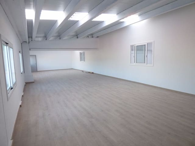 Kommersiell til salgs i Sant Vicenç de Castellet - € 470 000 (Ref: 9552706)