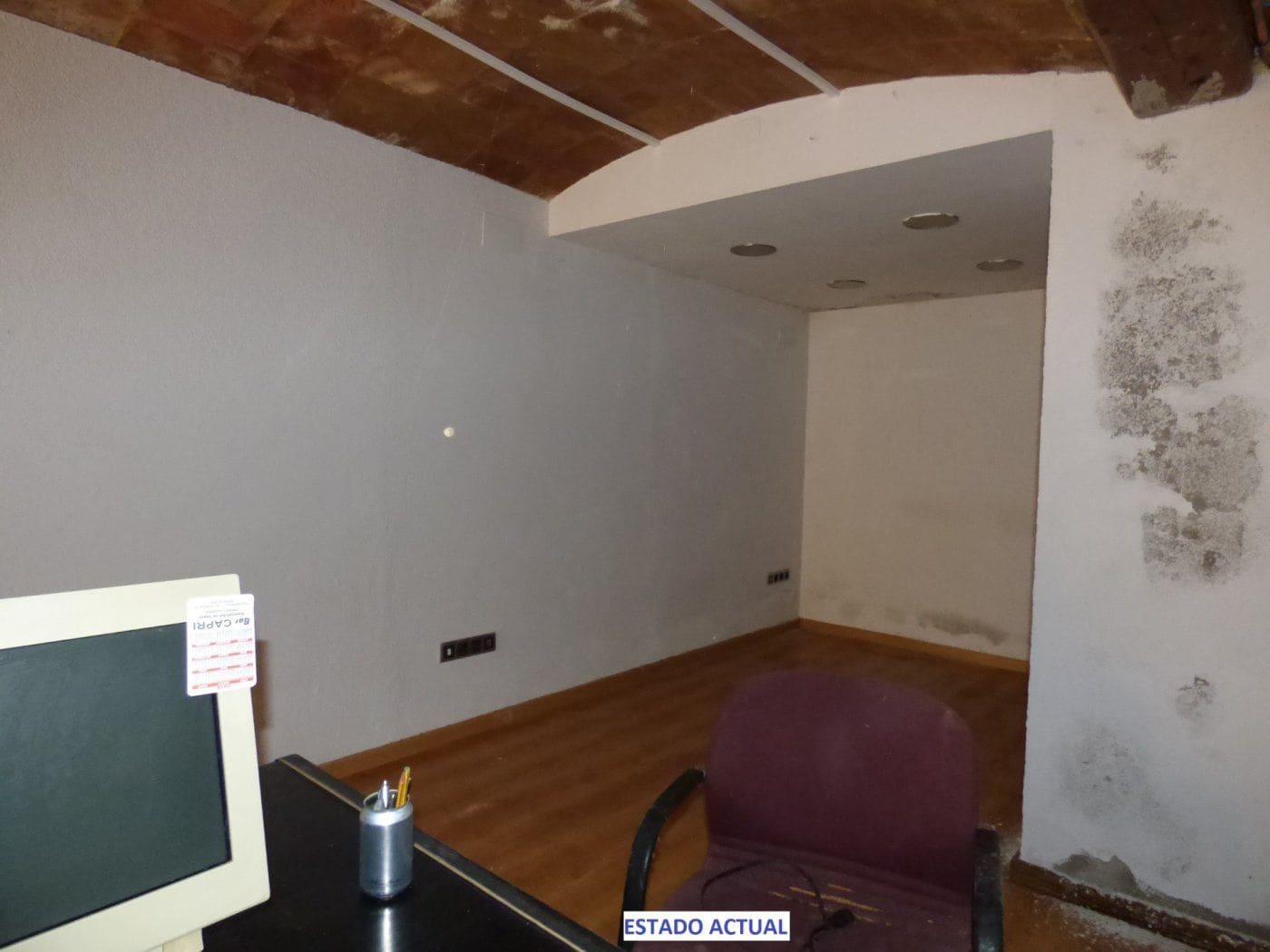 Kommersiell til salgs i Suria - € 23 000 (Ref: 9552708)