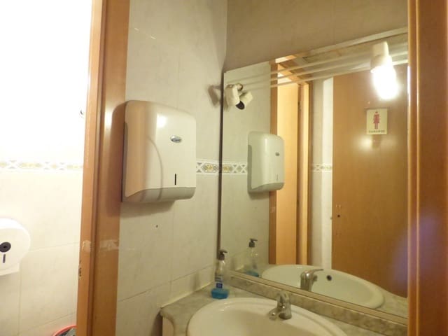 Comercial para venda em Manresa - 159 000 € (Ref: 9552715)