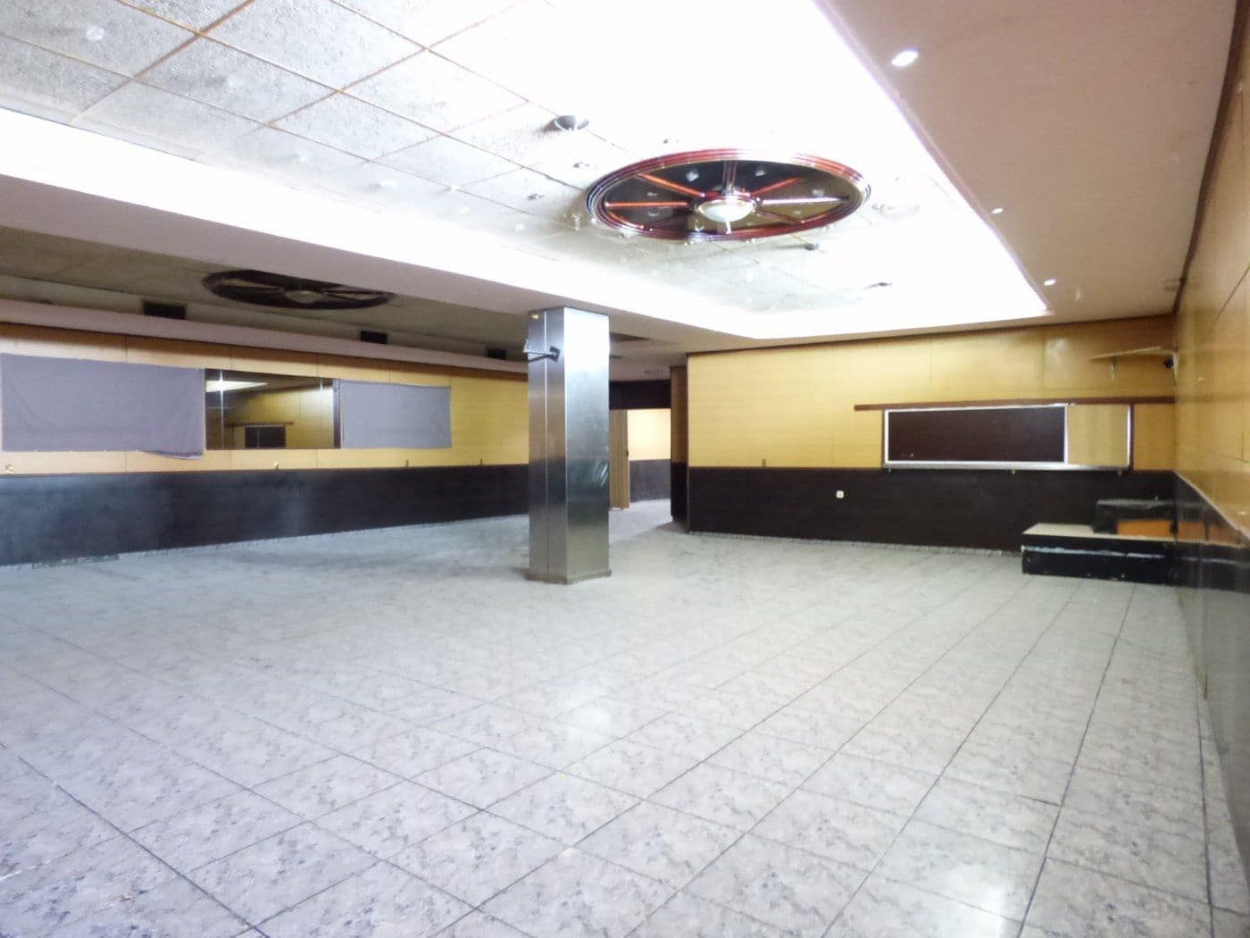 Comercial para venda em Manresa - 159 000 € (Ref: 9552715)