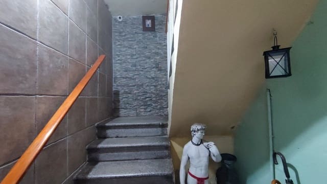 4 makuuhuone Omakotitalo myytävänä paikassa Manresa mukana 
autotalli - 260 000 € (Ref: 9552717)