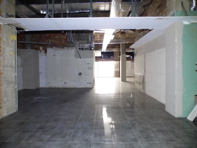 Commerciale in vendita in Manresa - 190.000 € (Rif: 9552727)