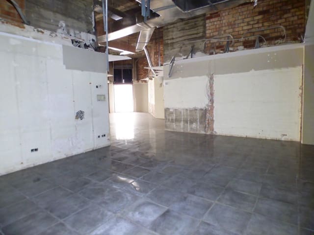 Commerciale in vendita in Manresa - 190.000 € (Rif: 9552727)