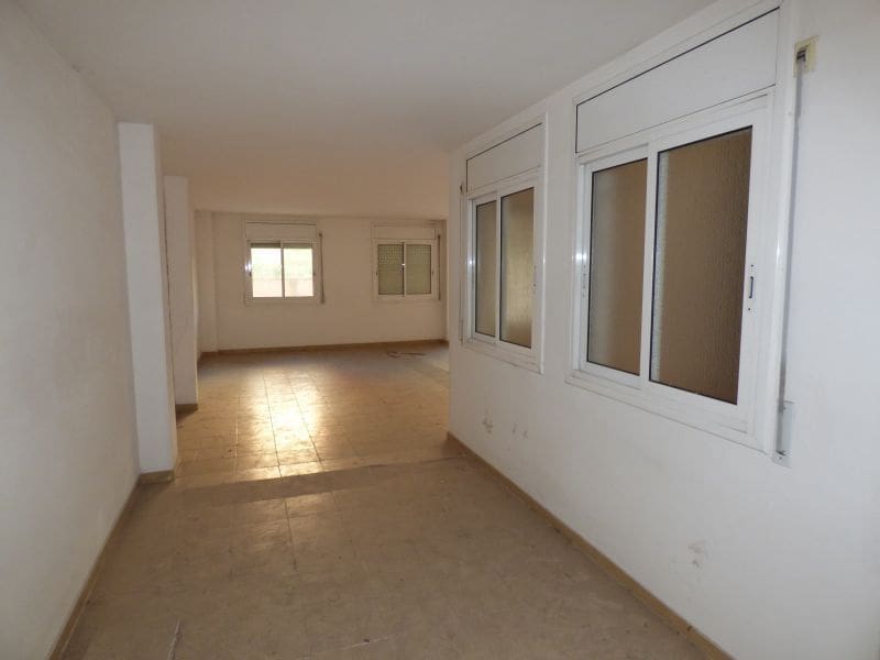Büro zu vermieten in Manresa - 700 € (Ref: 9552728)