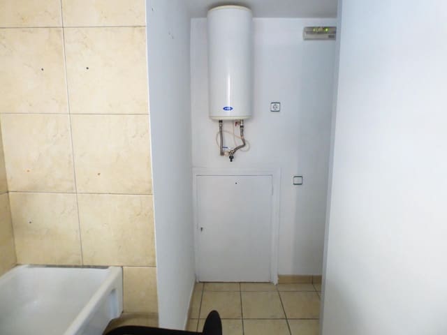 Kommersiell til salgs i Manresa - € 126 000 (Ref: 9552730)