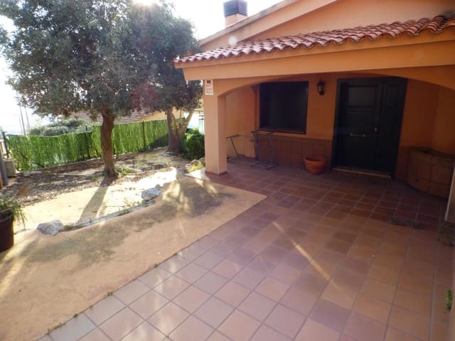 Chalet de 5 habitaciones en Roca Grossa, Lloret de Mar en venta con piscina - 691.500 € (Ref: 9552732)