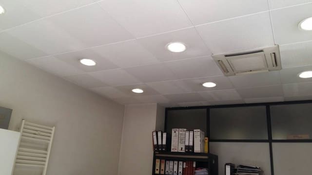 Erhverv til salg i Manresa - € 206.000 (Ref: 9552739)