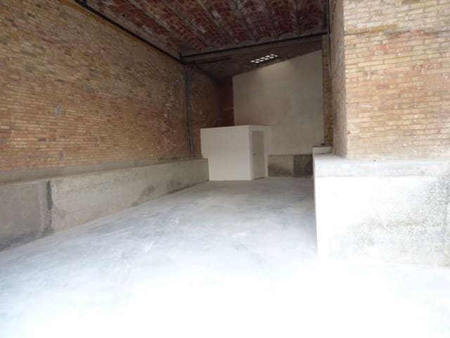 Comercial para venda em Manresa - 92 000 € (Ref: 9552746)