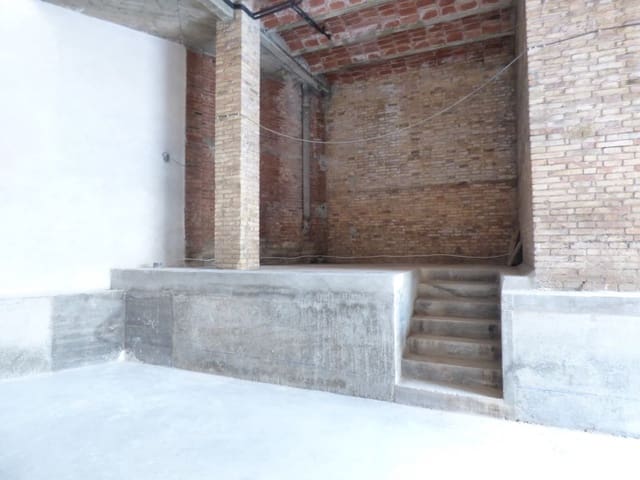 Comercial para venda em Manresa - 92 000 € (Ref: 9552746)