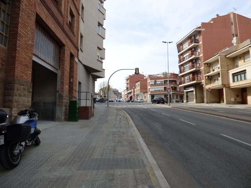Comercial para venda em Manresa - 92 000 € (Ref: 9552746)