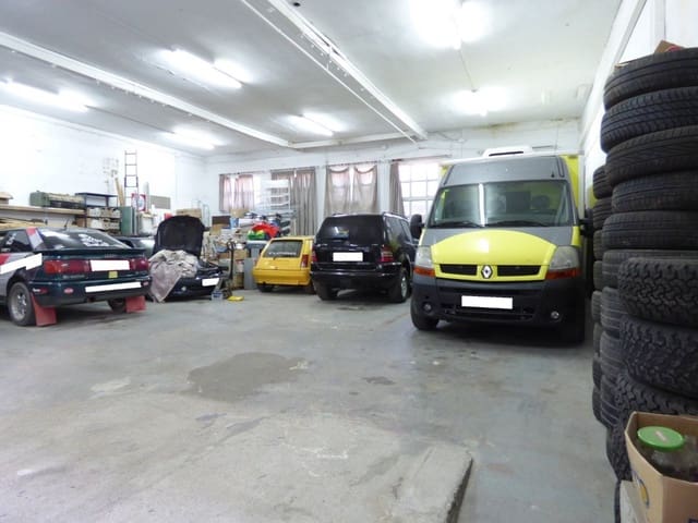 Commercieel te koop in Manresa - € 157.000 (Ref: 9552749)